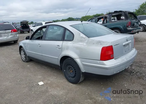 2000 Volkswagen Passat Gls from USA, damaged, VIN WVWMA23B6YP224996